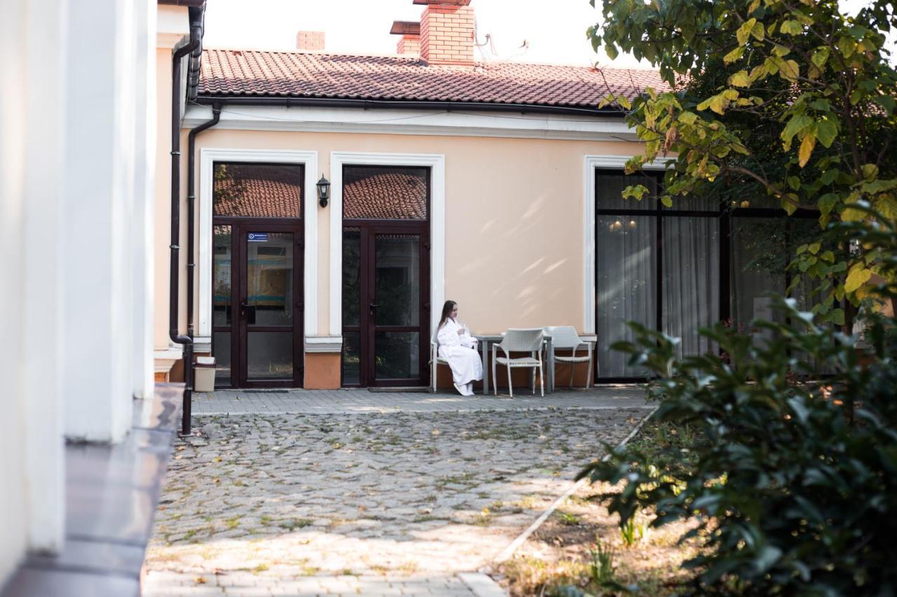 Alex Hotel Odessa Exteriör bild