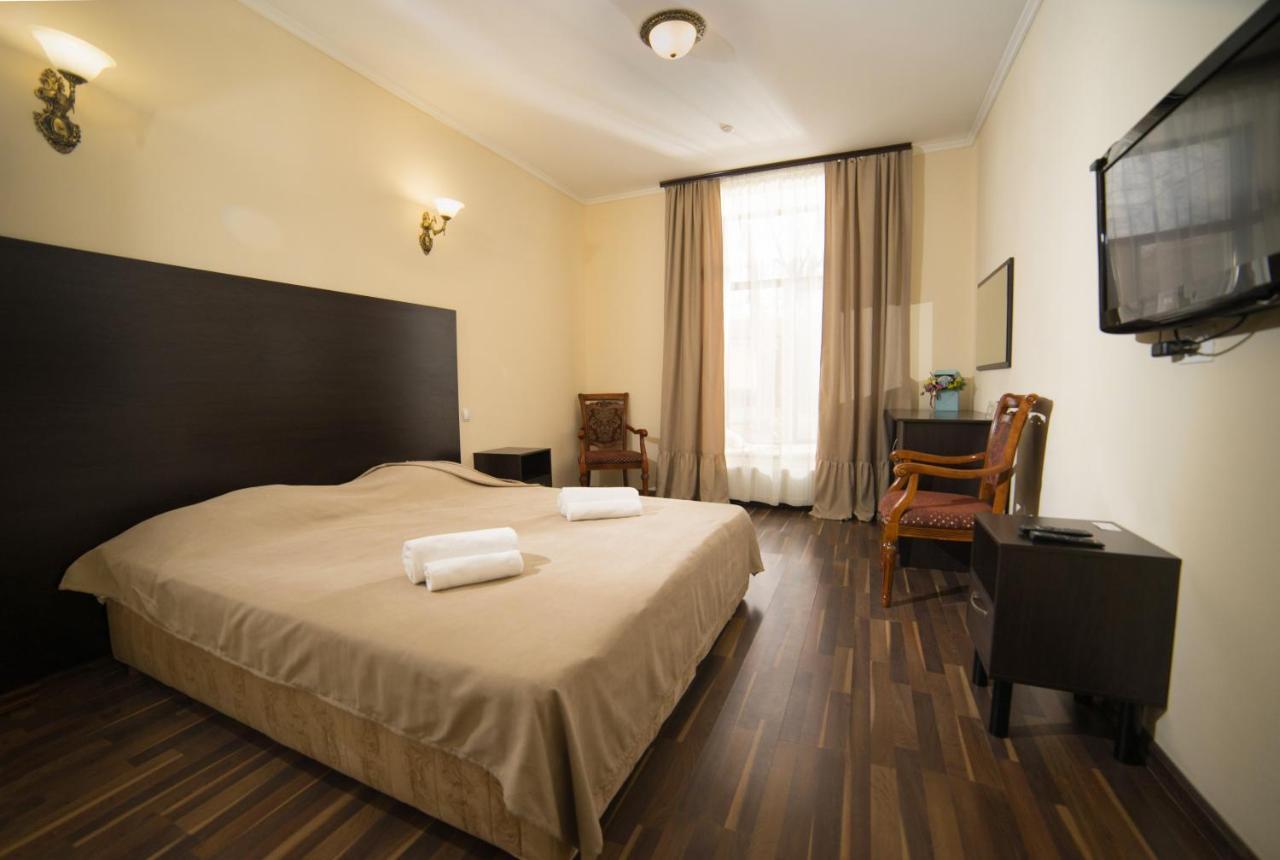 Alex Hotel Odessa Exteriör bild